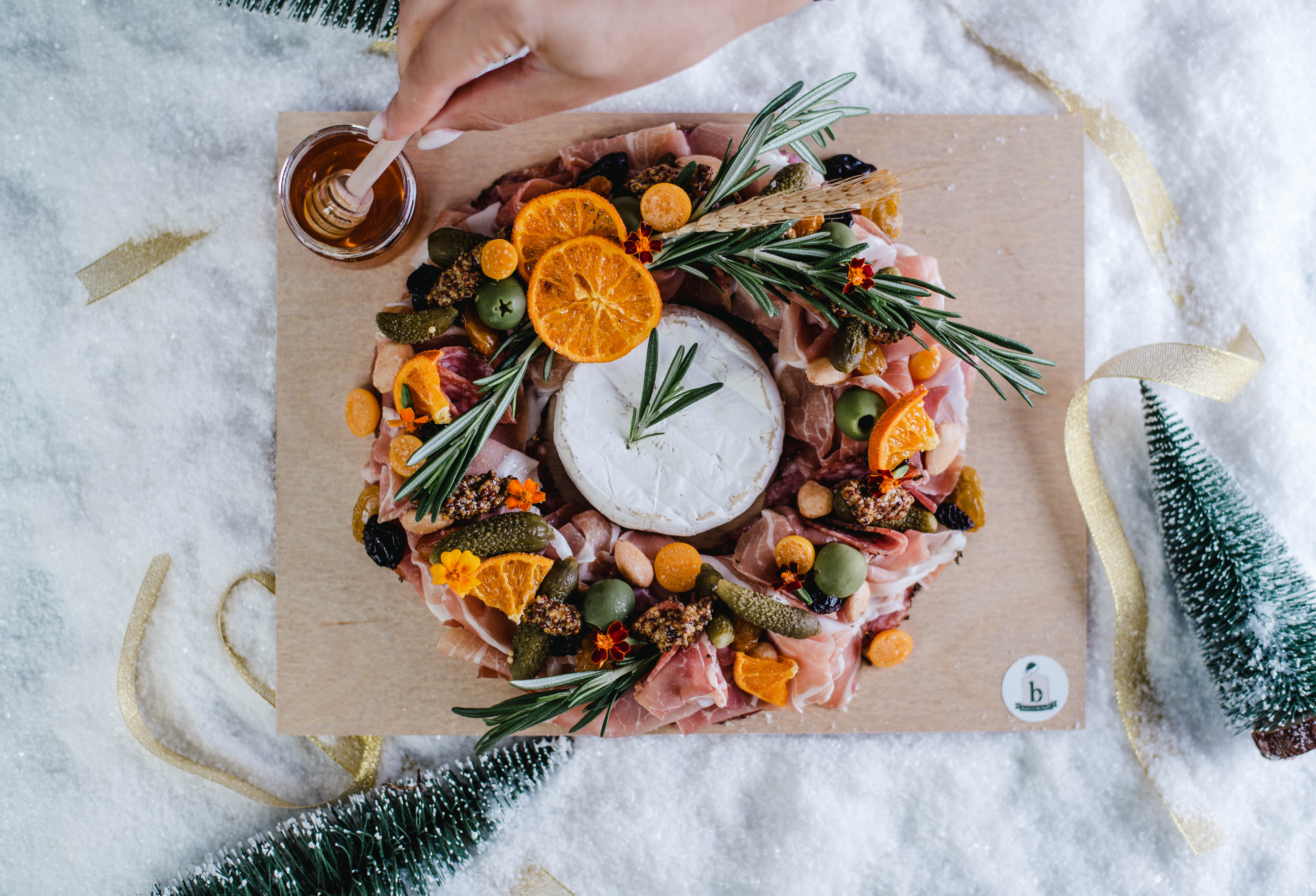 HOLIDAY WREATH BOARD